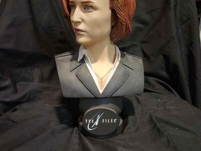 X-files Dana Scully Sculpture
