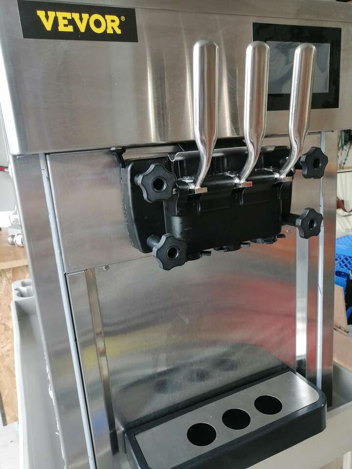 Soft Serve Ice Cream Machine