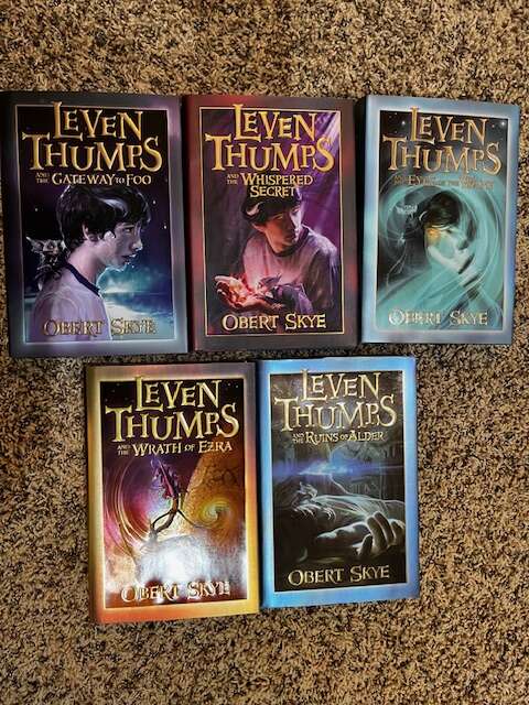 Book set of 5 LeVen Thumps by Obert Skye