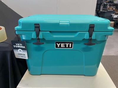 Yeti Tundra 35 Cooler - DISCONTINUED Aquifer Blue