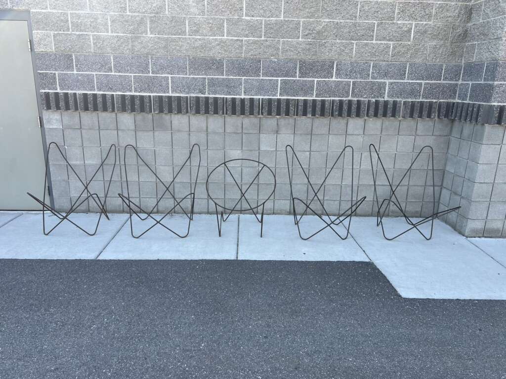 4 Vintage Butterfly Chair Frames And 1 Round Frame