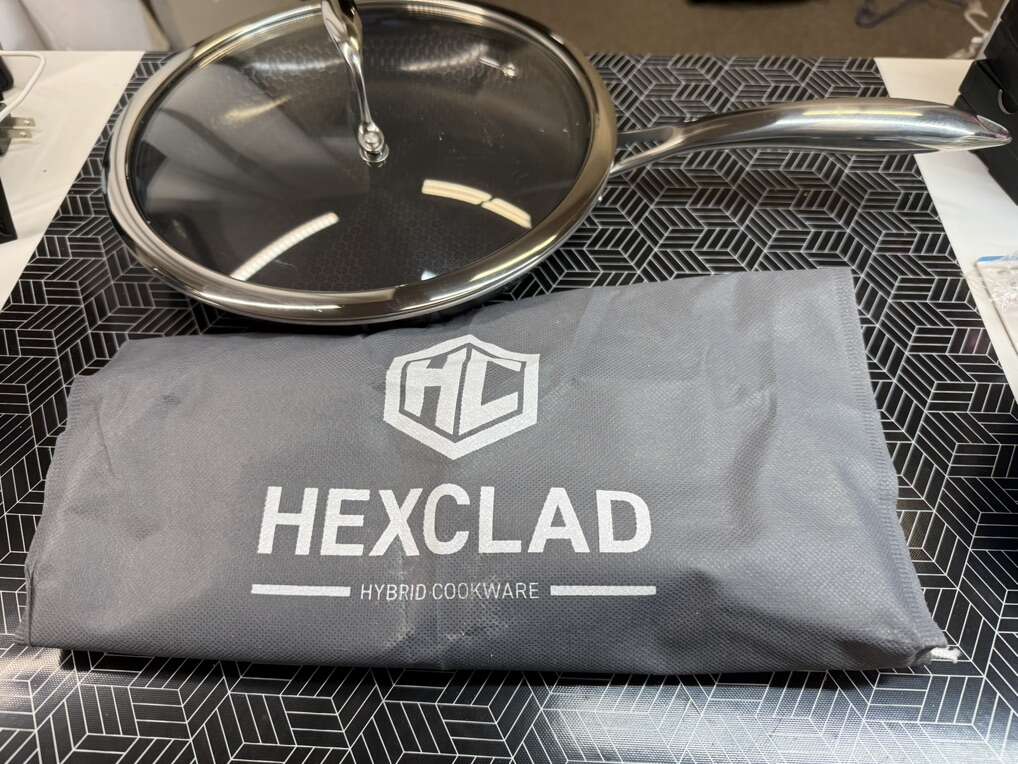Hexclad 10 Inch Frying Pan With Lid - New No Box