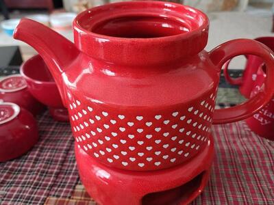 Waechtersbach Teapot and Warmer