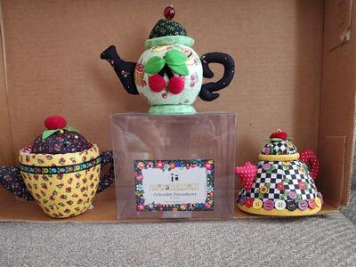 Mary Englebrite Teapot Pincushions