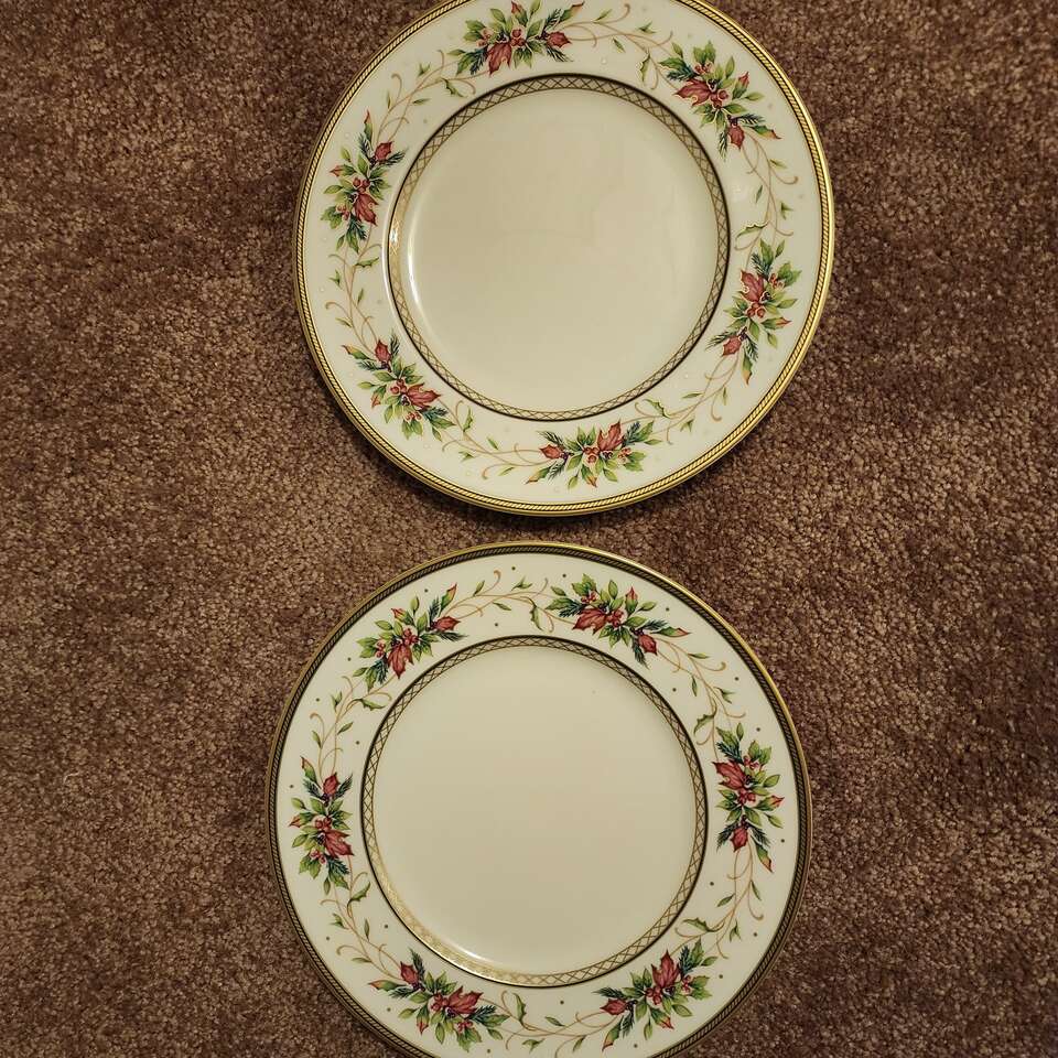 Fitz n Floyd Winter Holiday Plates
