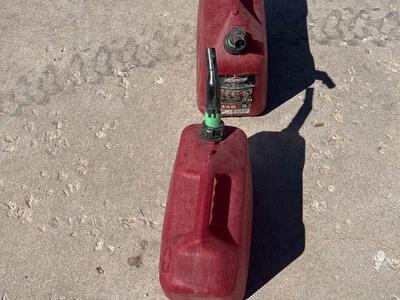 5 gallon gas cans