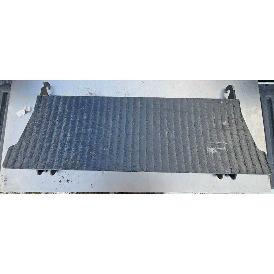 New Holland harvester wear plate 47550392