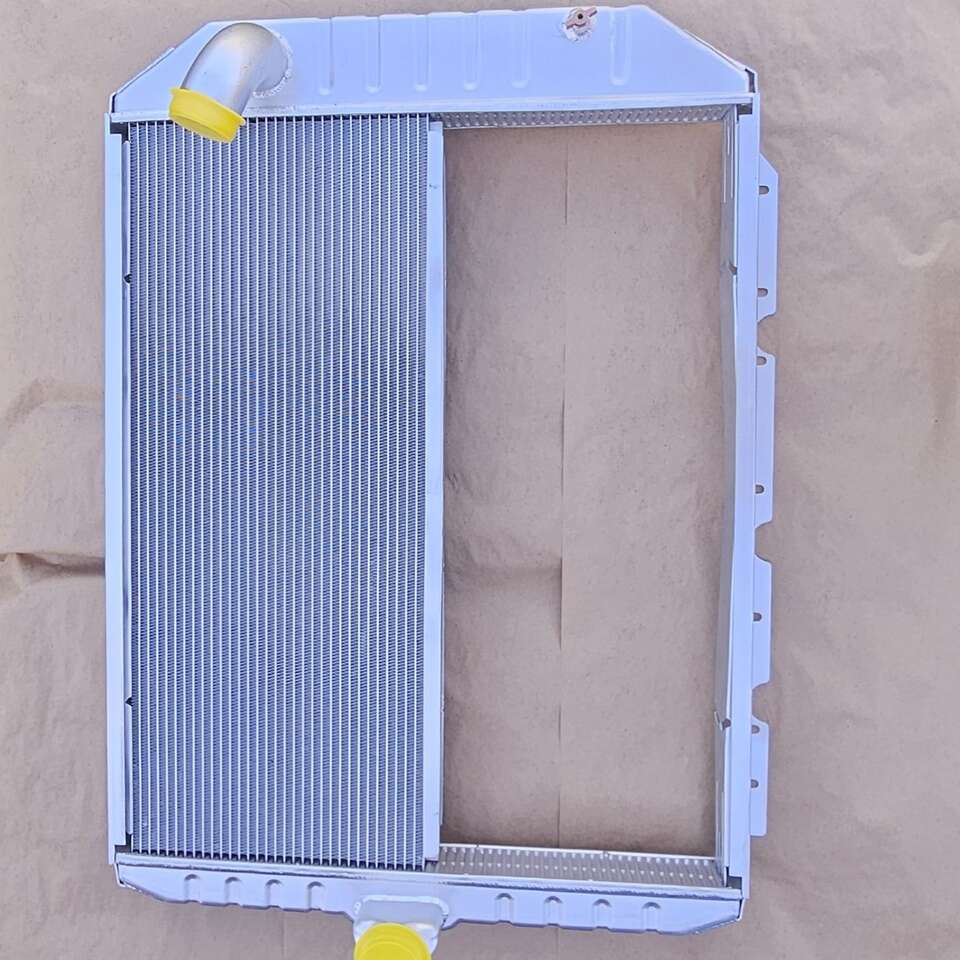 International Harvester 3600, 3800 radiator
