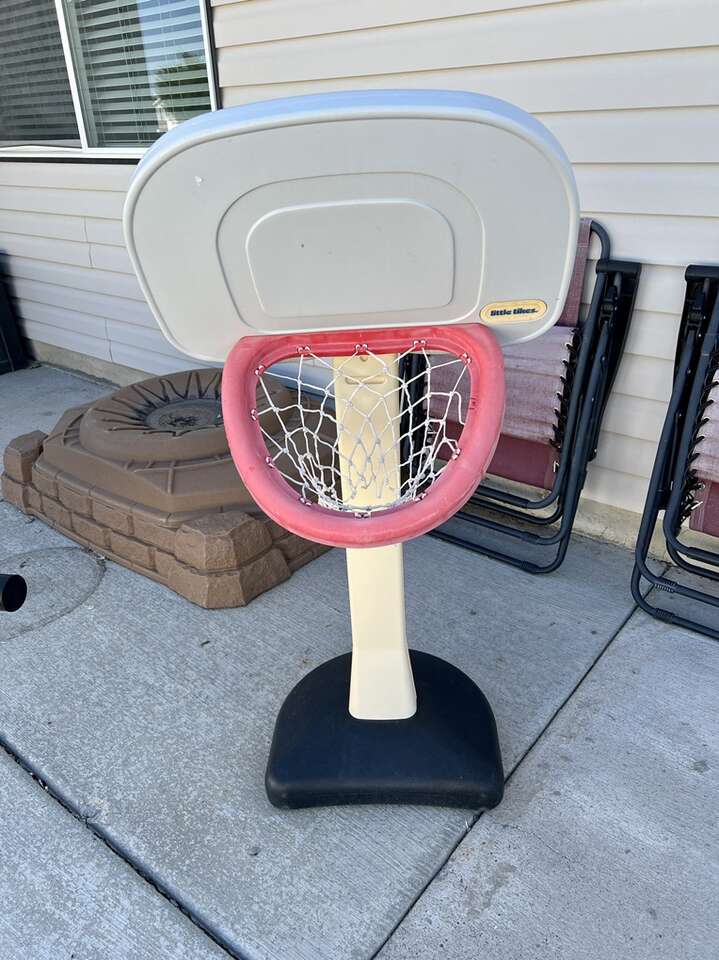 Little Tikes  Basketball Hoop