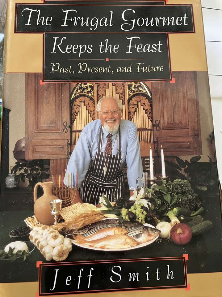 Books- The Frugal Gourmet Keeps The Feast