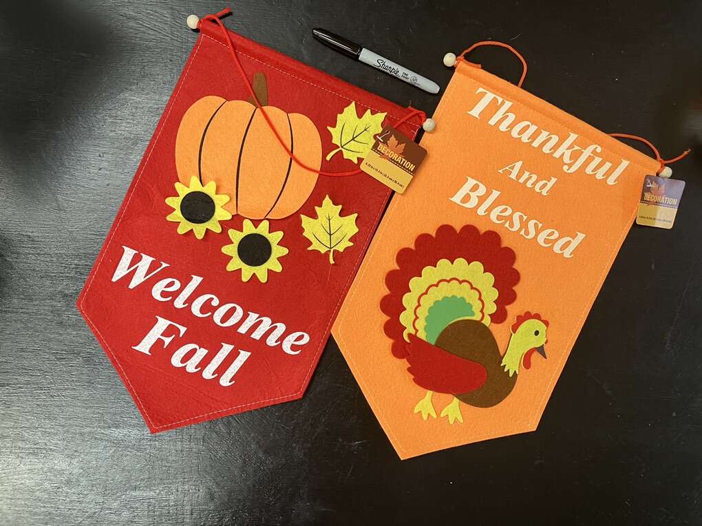 Cute Autumn Decor! Great For Fall Season