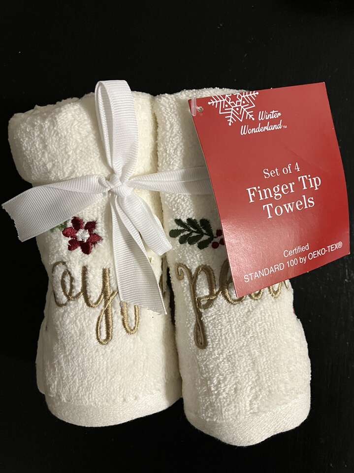 Christmas Finger Tip Towels -Set Of 4