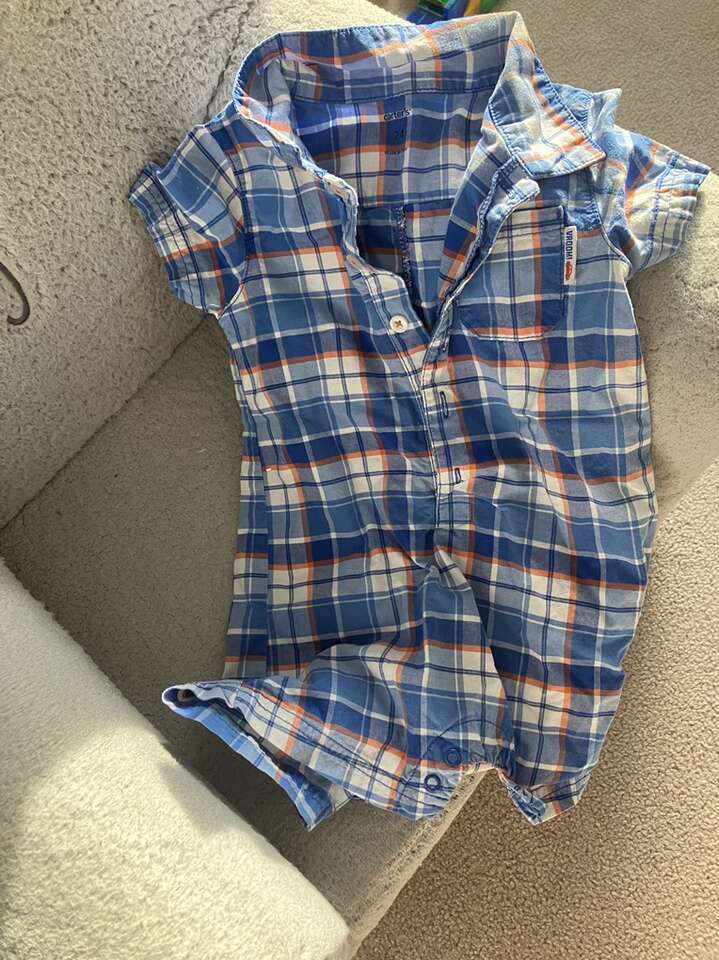 Cute Button down Romper 24 Mo