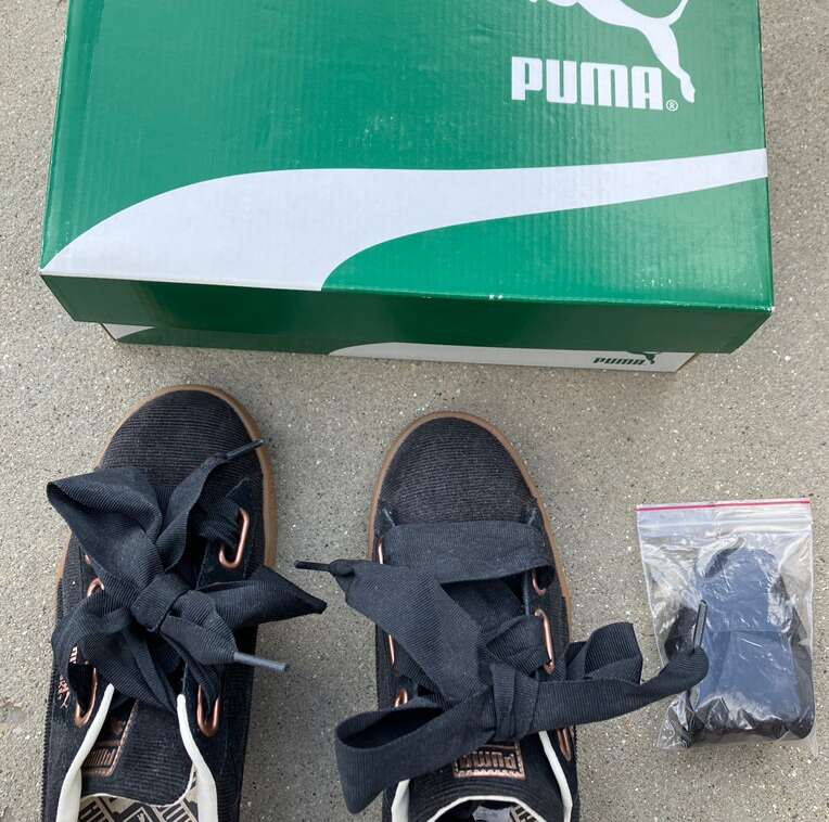 Puma Basket Heart Corduroy Black Women’s Size 7.5