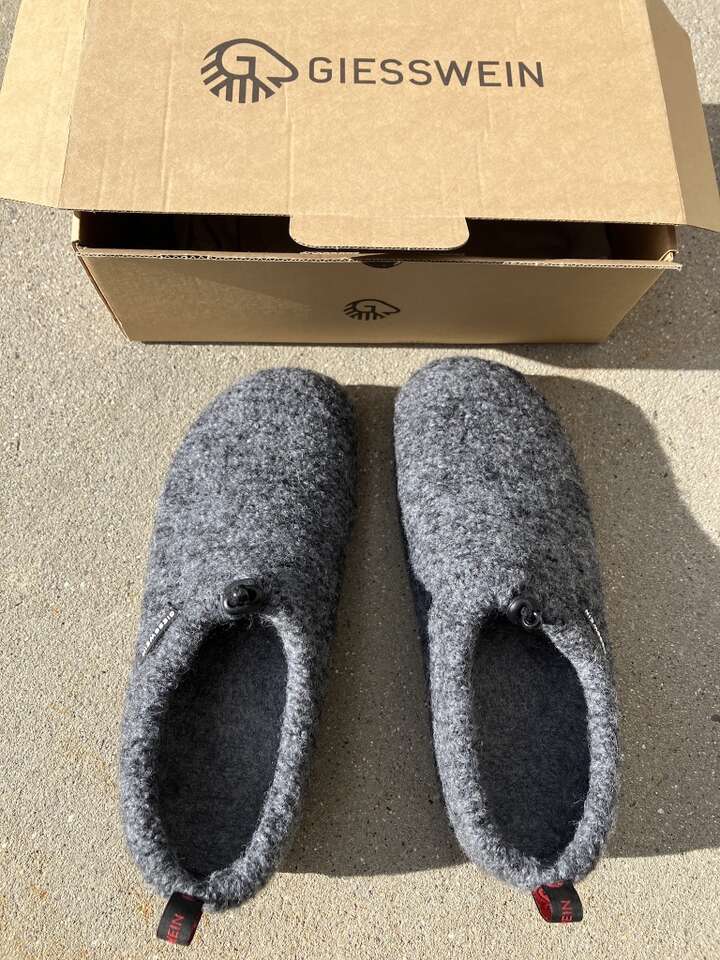 Women’s Giesswein Shoes Size 8 Color Schiefer