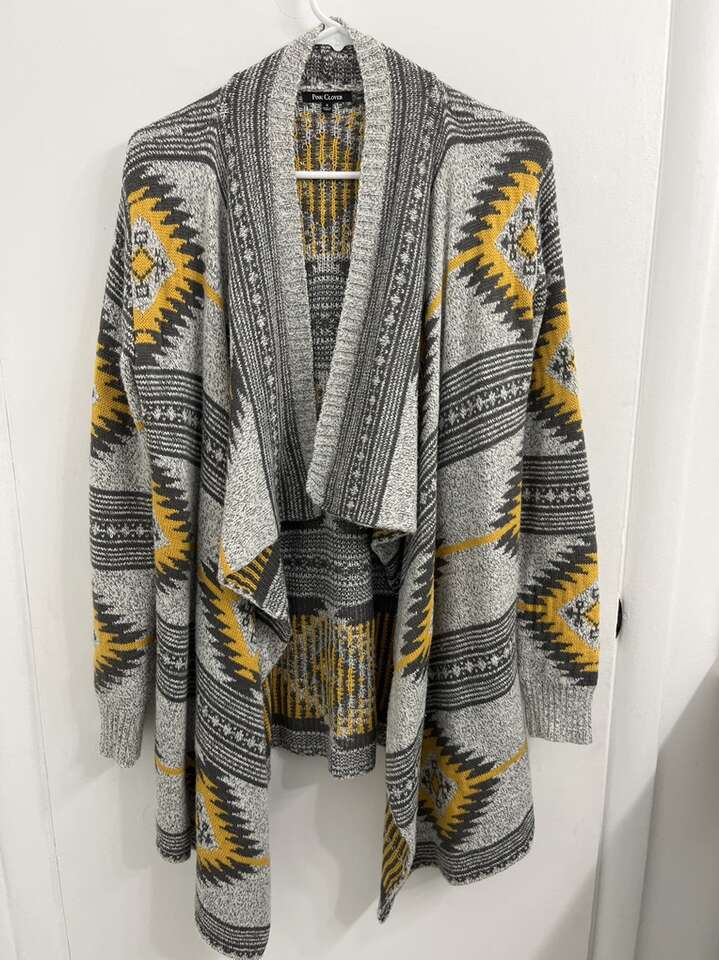 Pink Clover Cardigan Size Small