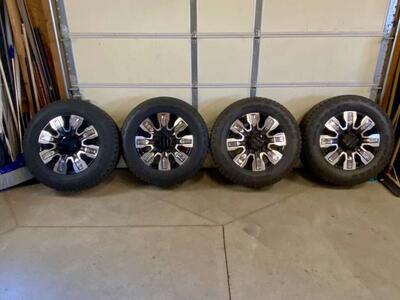 2024 GMC Denali OEM Wheels & Tires