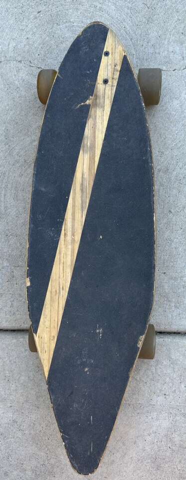 Skateboard Cruiser w/ Gullwing Trucks