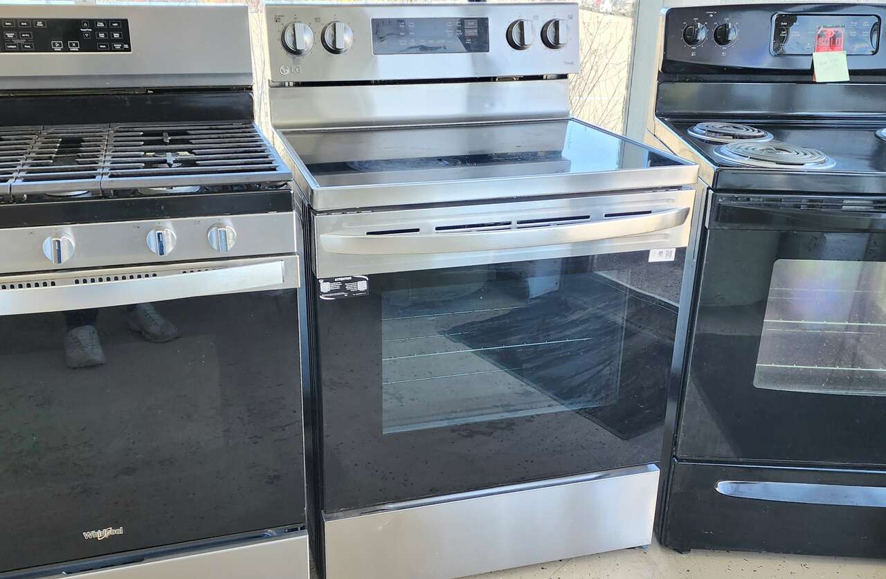 Stainless Convection-Oven Glass-Top Range w/Warranty