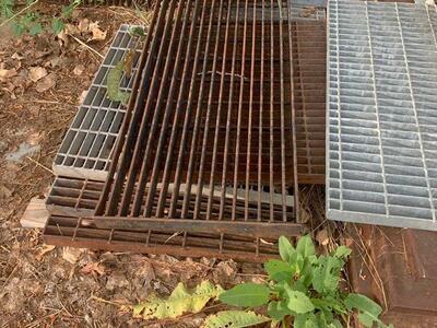 39 3/8 Inch X 19 1/4 Inch Grating