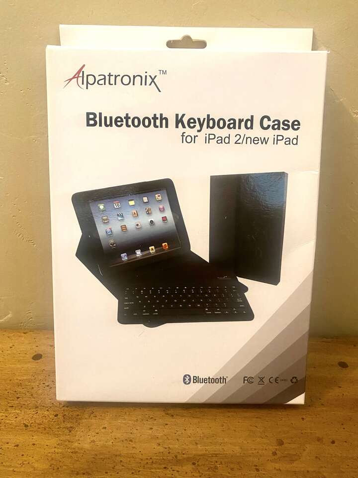 NEW - iPad Cover and Bluetooth Keyboard - Compare @ $35 - Buyer To Verify Compatibility - See Photos