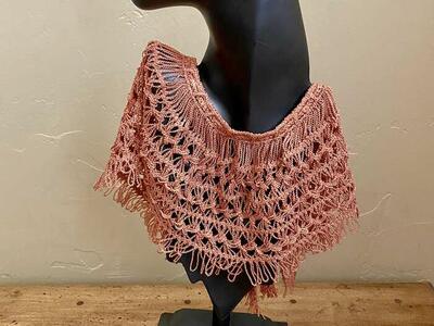 BEAUTIFUL Vintage Handmade Lace Collar - This Is So Pretty Over A Round Neck Top - See Photos