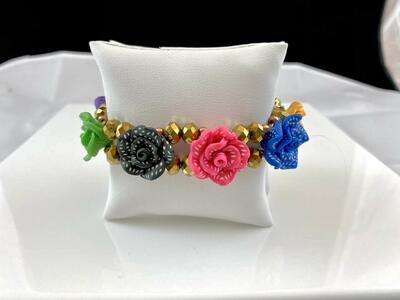 NEW - Beautiful Stretchy Bracelet - Pretty Bright Fimo Clay Roses With Gold Faceted Beads - See Photos