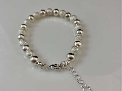 NEW - Beautiful Adjustable Silver Plated Bracelet/Anklet - Stunning Smooth and Textured Beads - See Photos
