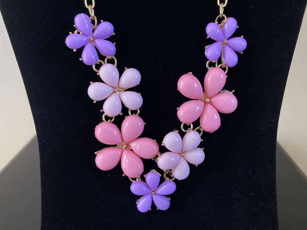 NEW Beautiful Pinks + Purple Shades of Flowers Necklaces Also in Shades of Blue - C All Pics.