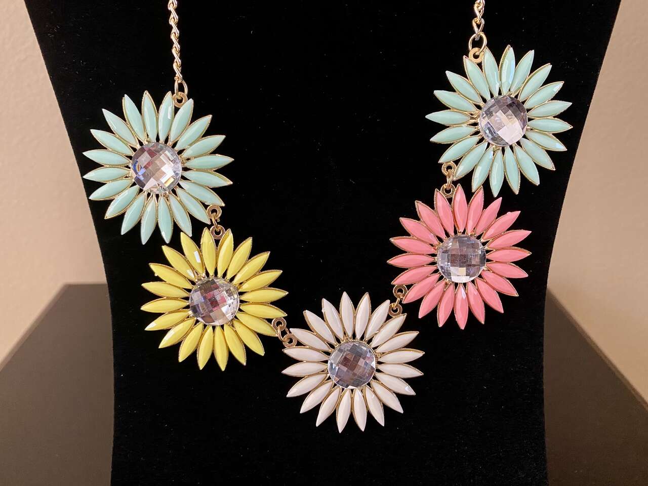 NEW - Stunning Multi-Color Flower Necklace With Bling Centers - Also in Solid Colors- C ALL PICS