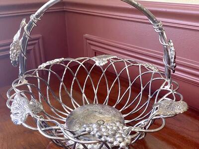 Beautiful Godinger Art Co Silver-Plated Fruit/Bread Basket - Perfect For Your Table - C ALL PICS