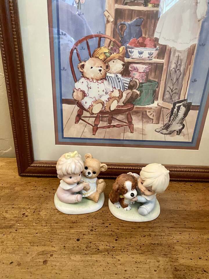 LIKE NEW - Vintage HOMECO Porcelain Figurines PLUS A Large 16x21 Attic Treasures Picture - C PIX