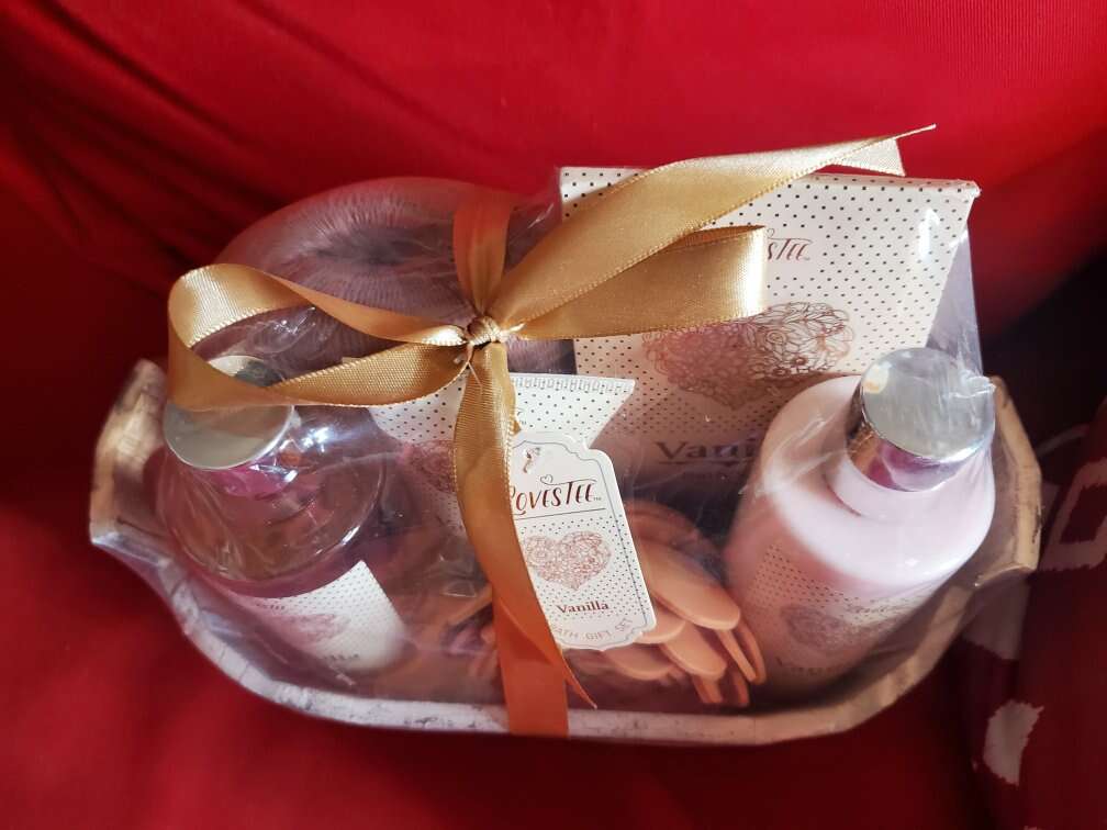 Shower/Bath gift basket New