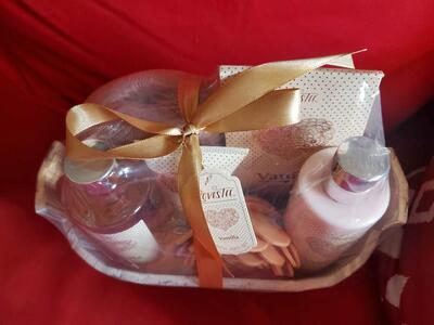 Shower/Bath gift basket New