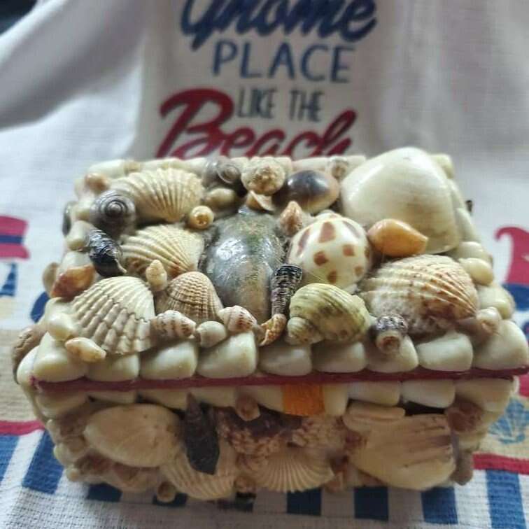 Vtg Sea Shell Designed Jewelry Trinket Box