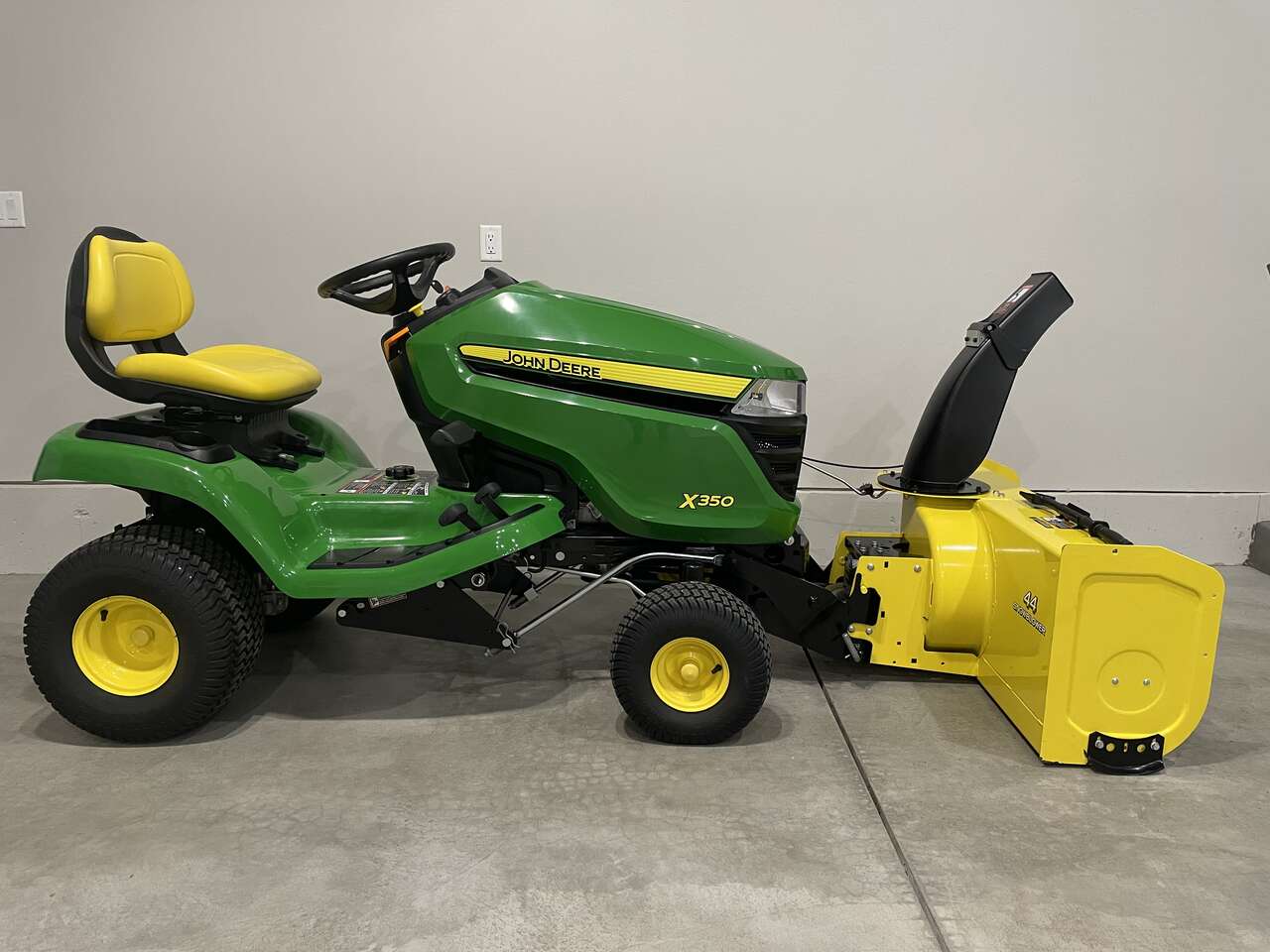 2020 John Deere X350 Tractor Mo… 