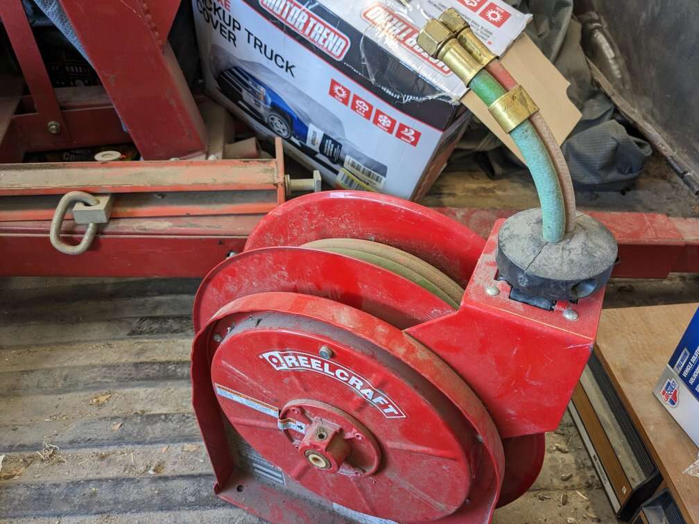 Oxy acetylene retractable cord reel tank cylinder