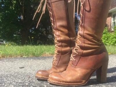 Frye Villager Boots - Women's 8 - light use - well cared for