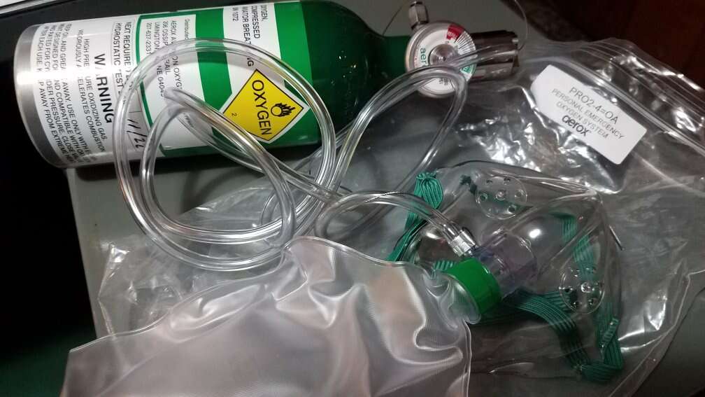 Aerox Oxygen pilot bottle mask aviation M4 size