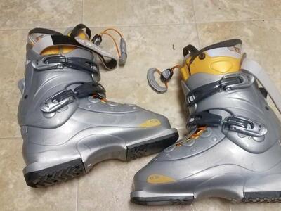 Salomon womens or mens versafit 26 size like new sensifit