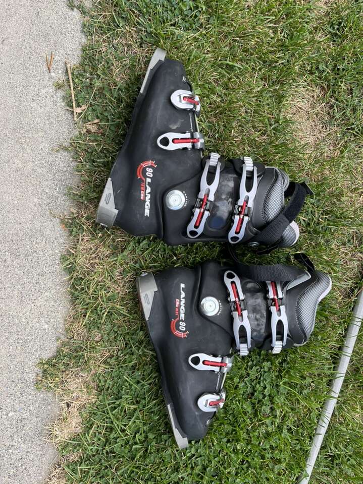 Lange 90 flex ski boots 40.5 7.5 like new hardly used