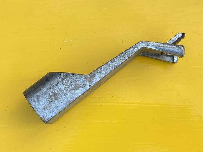 Purlin clip attaching head