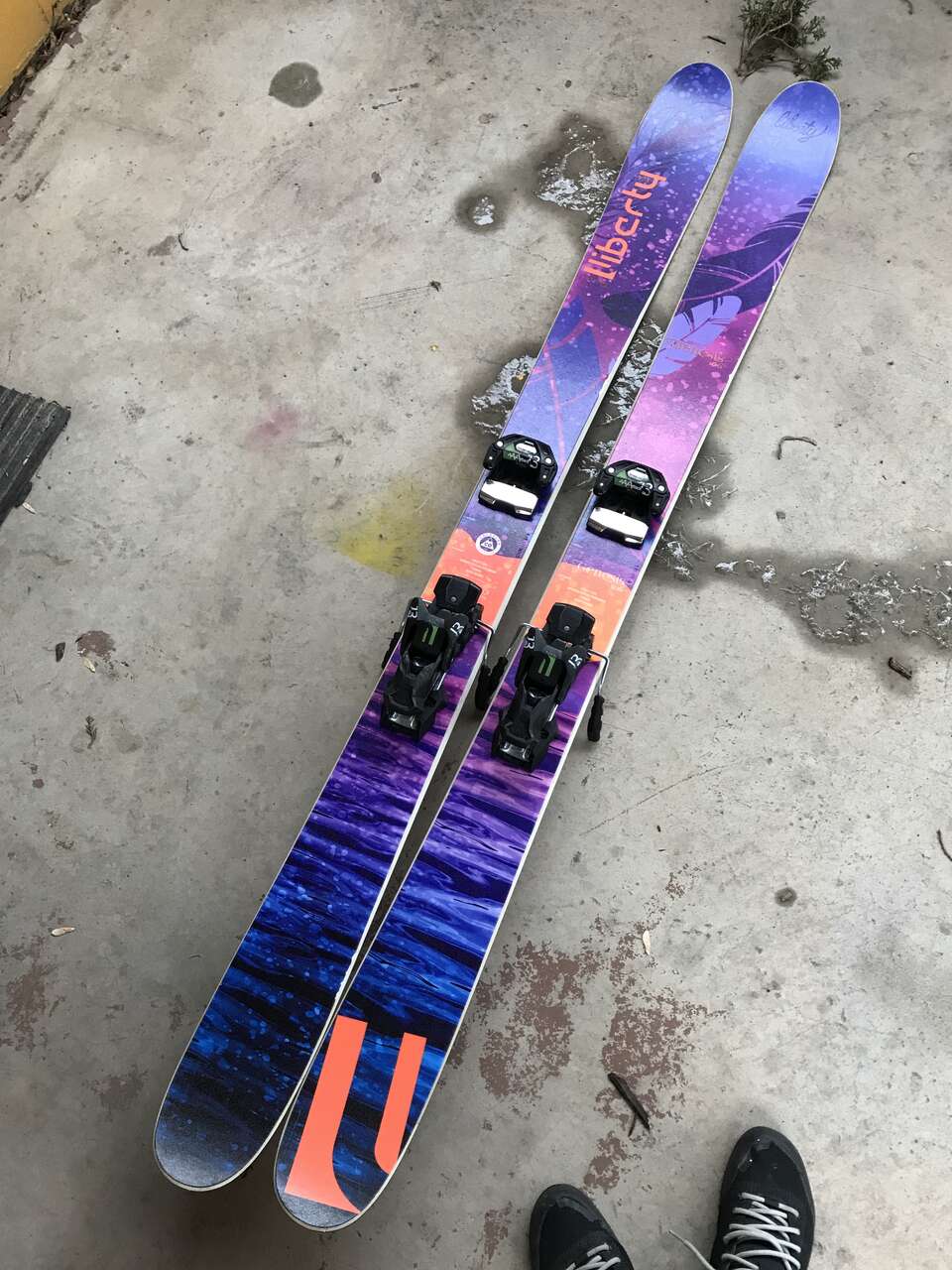 liberty genesis 171cm ski with attack 13 bindings