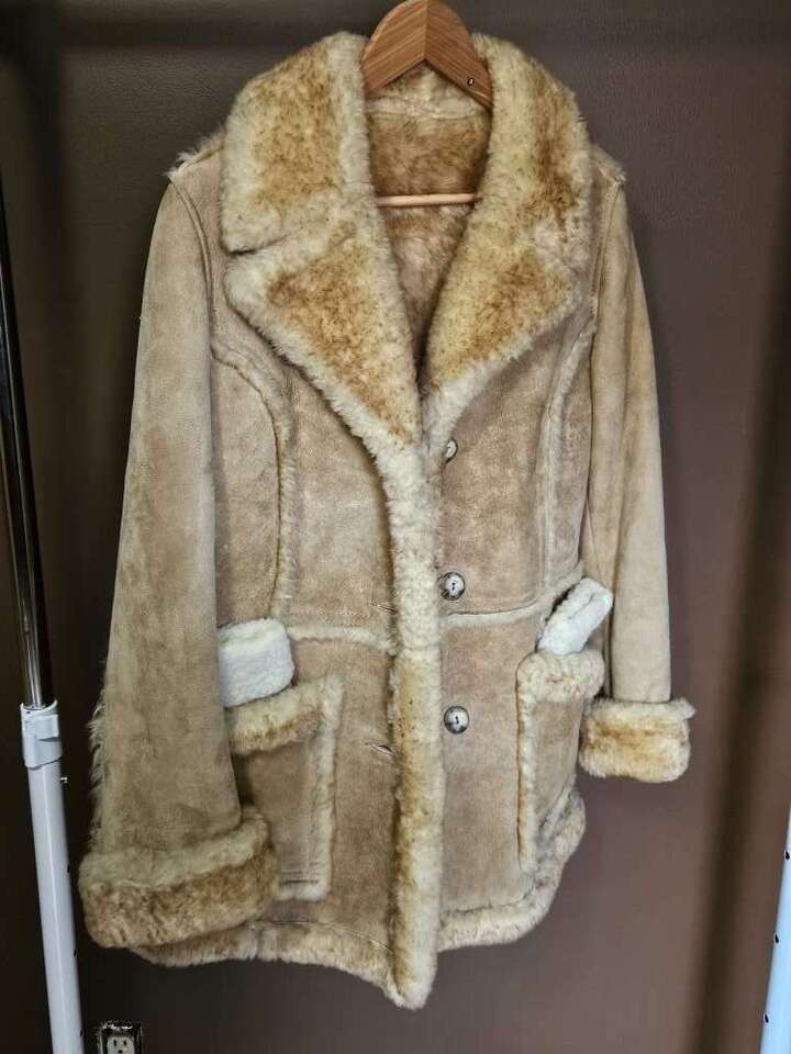 Woman's Size 10 Wilsons Suede & Leather Coat