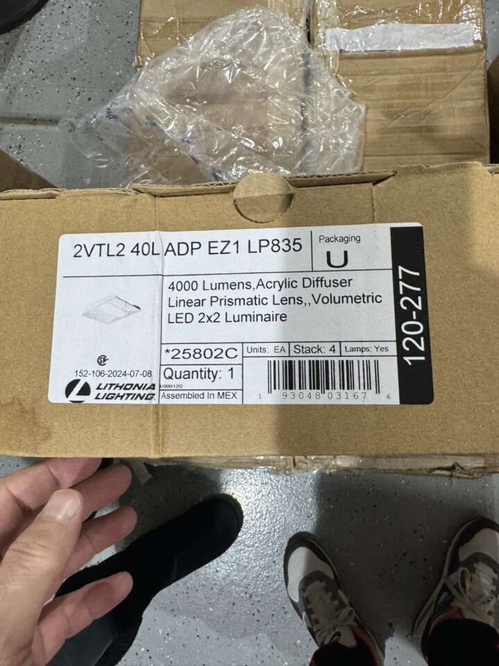 **NEW** Lithonia Lighting 4000 Lumens Acrylic Diff