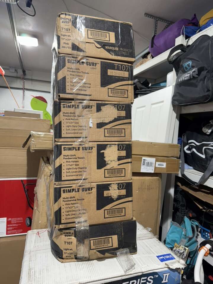 **New** Simple Surf Pink Foodservice Towels 200/cs