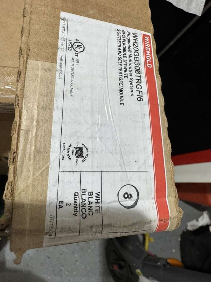 Plugmold Multioutlet system