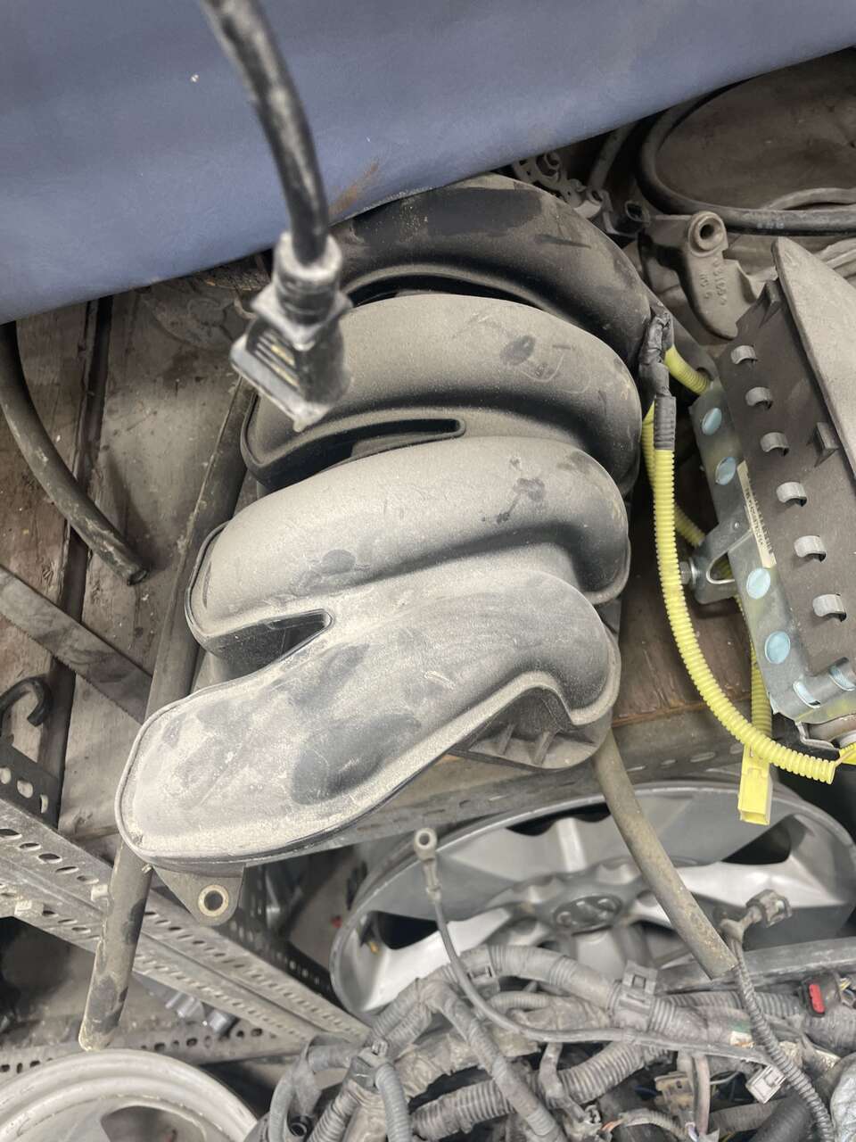 03 to 08 corolla intake manifold