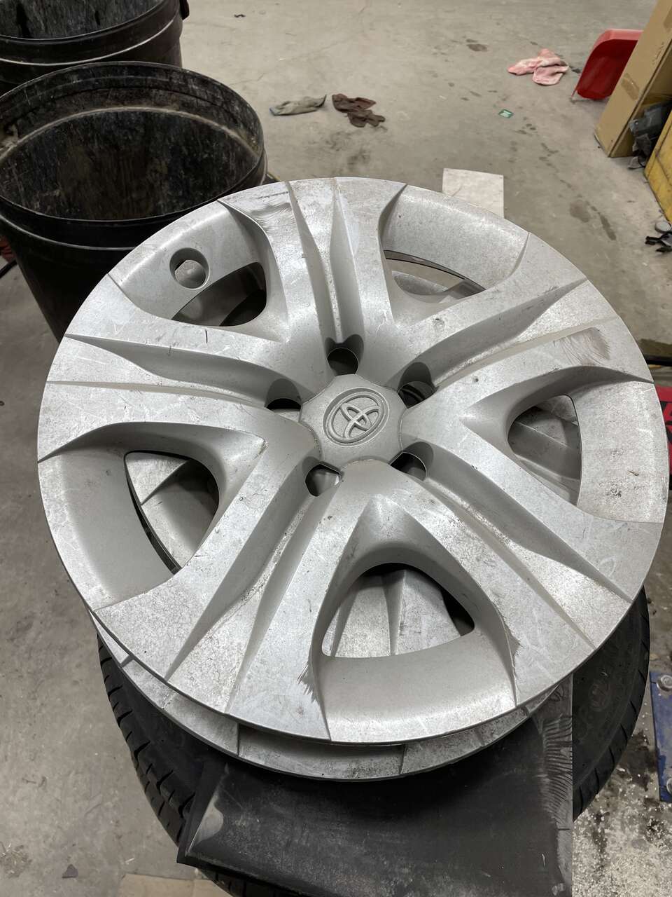4 17 inch hub caps Toyota oem