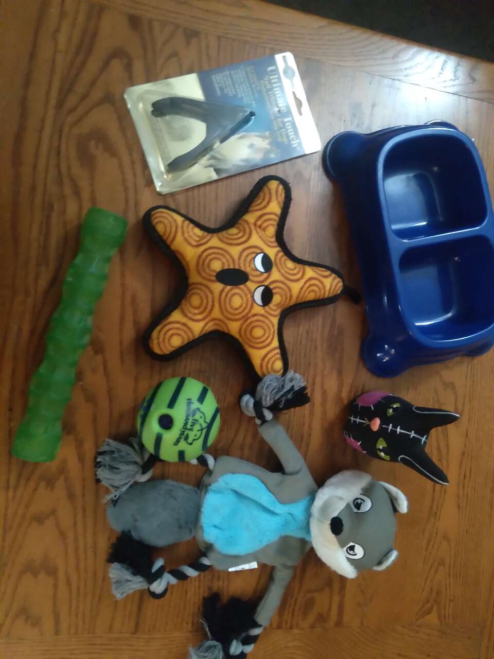 Dog bowl and toys cash for everything